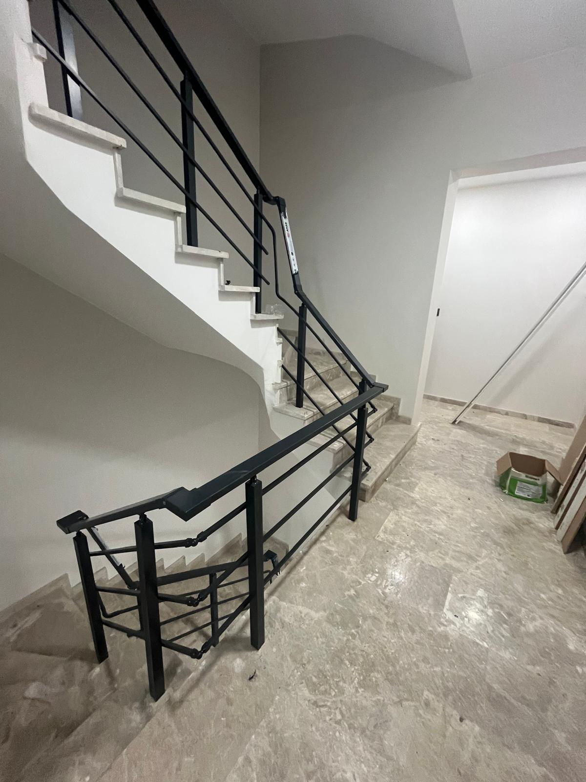 Merdiven pleksi korkuluk 22